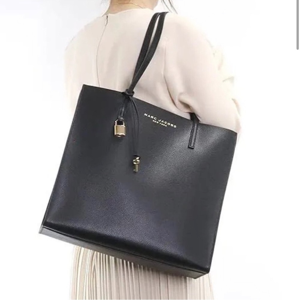 Marc Jacobs The Grind Black Pebbled Leather Shopper Tote Handbag